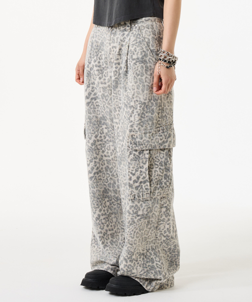 UNKNOWN PLANET(アンノウンプラネット)の「レオパードワイドカーゴパンツグレー(その他パンツ・レディース・その他・LARGE/SMALL/MEDIUM)」の16枚目の写真