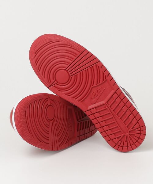 JORDAN BRAND(ジョーダンブランド)の「AIR JORDAN 1 LOW SE(スニーカー・メンズ・レッド・25.5cm/26.0cm/26.5cm/27.0cm/27.5cm/28.0cm/29.0cm)」の2枚目の写真