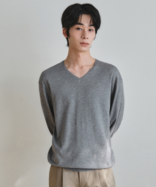 WEDNESDAY OASIS（ウェンズデーオアシス）の「ウォッシャブルミニマルVネックニット_GRAY(WC26-KN20)（ニット/セーター・メンズ・ライトグレー・X-LARGE/MEDIUM/LARGE）」の3枚目の写真