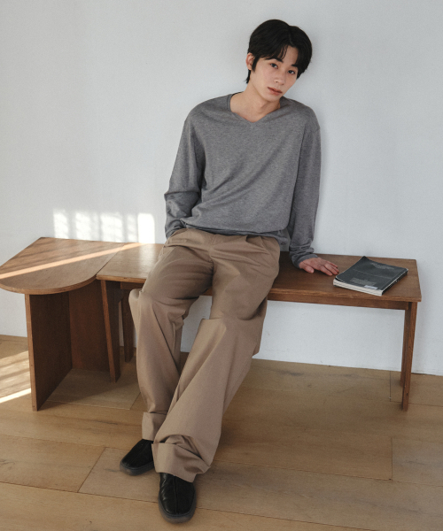 WEDNESDAY OASIS（ウェンズデーオアシス）の「ウォッシャブルミニマルVネックニット_GRAY(WC26-KN20)（ニット/セーター・メンズ・ライトグレー・X-LARGE/MEDIUM/LARGE）」の4枚目の写真