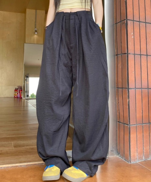 Vipoa(ヴィポア)の「カジュアルカーゴパンツ(カーゴパンツ・レディース・ブラック/カーキ・FREE)」の2枚目の写真