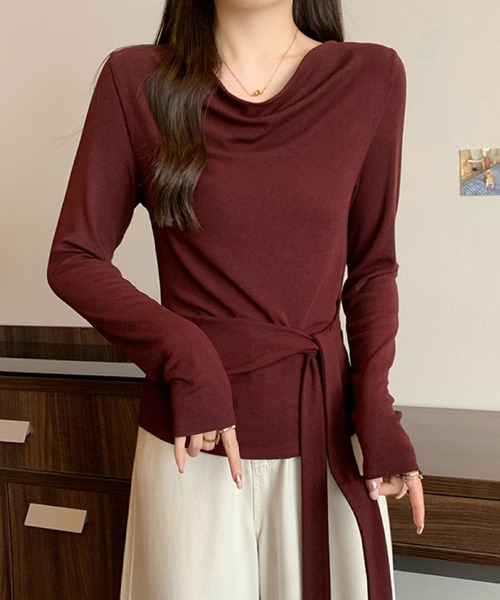 2ly2(トゥーリートゥー)の「ドレープネック リボンデザイン 長袖トップス / フェミニン ドレープカットソー(Tシャツ/カットソー・レディース・ボルドー/ホワイト/ブラック・FREE)」の3枚目の写真