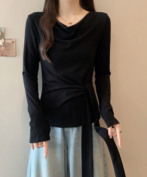 2ly2(トゥーリートゥー)の「ドレープネック リボンデザイン 長袖トップス / フェミニン ドレープカットソー(Tシャツ/カットソー・レディース・ボルドー/ホワイト/ブラック・FREE)」の5枚目の写真