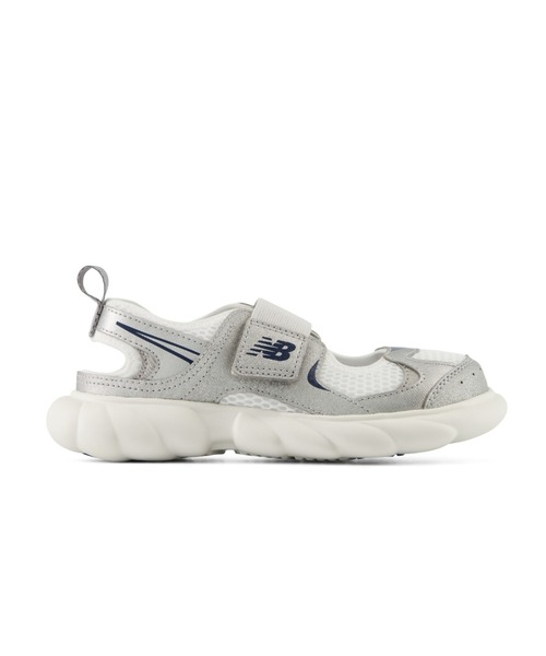 【新品未使用】ニューバランス230 Hook and Loop シルバー 14㎝ 230 Hook and Loop（スニーカー）｜New Balance（ニューバランス）の