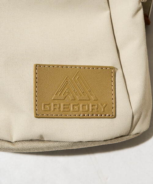 FREAK'S STORE（フリークスストア）の「GREGORY × FREAK'S STORE/グレゴリー 別注 TOASTY LEATHER PATCH/別注 トースティーショルダー レザーパッチ（ショルダーバッグ・レディース・ブラック/ベージュ・ONE SIZE）」の11枚目の写真