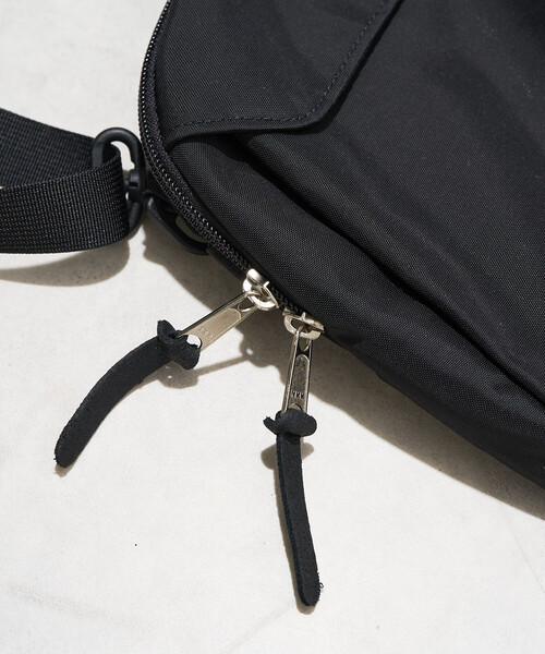 FREAK'S STORE（フリークスストア）の「GREGORY × FREAK'S STORE/グレゴリー 別注 TOASTY LEATHER PATCH/別注 トースティーショルダー レザーパッチ（ショルダーバッグ・レディース・ブラック/ベージュ・ONE SIZE）」の17枚目の写真
