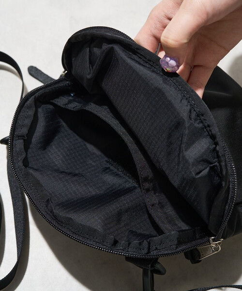 FREAK'S STORE（フリークスストア）の「GREGORY × FREAK'S STORE/グレゴリー 別注 TOASTY LEATHER PATCH/別注 トースティーショルダー レザーパッチ（ショルダーバッグ・レディース・ブラック/ベージュ・ONE SIZE）」の20枚目の写真