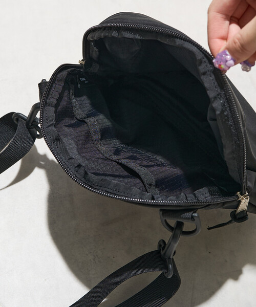 FREAK'S STORE（フリークスストア）の「GREGORY × FREAK'S STORE/グレゴリー 別注 TOASTY LEATHER PATCH/別注 トースティーショルダー レザーパッチ（ショルダーバッグ・レディース・ブラック/ベージュ・ONE SIZE）」の21枚目の写真
