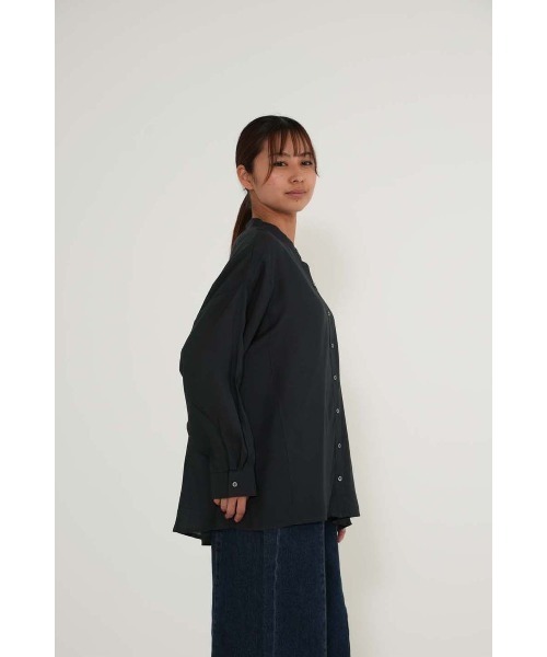 HEART MARKET(ハートマーケット)の「さらっと快適バンドカラー長袖シャツ(シャツ/ブラウス・レディース・ナチュラル/グリーン/ホワイト/チャコール・FREE)」の12枚目の写真