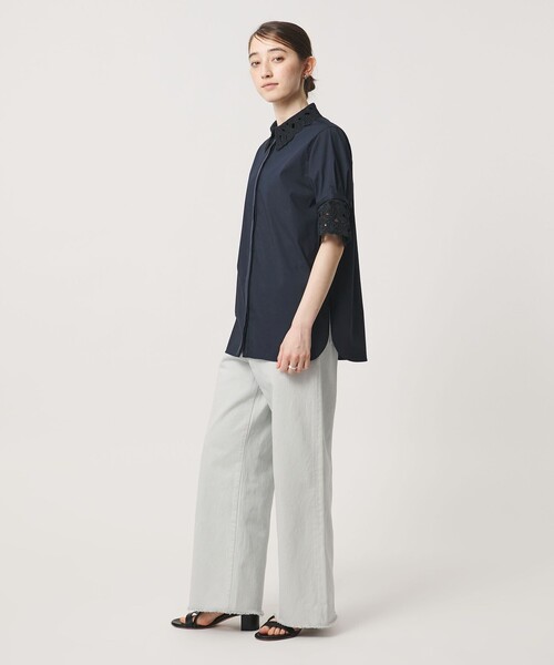 UNITED ARROWS（ユナイテッドアローズ）の「エンブロイダリー シャツ ブラウス 4WAY（シャツ/ブラウス・レディース・オフホワイト/ライトブルー/ネイビー・FREE）」の9枚目の写真