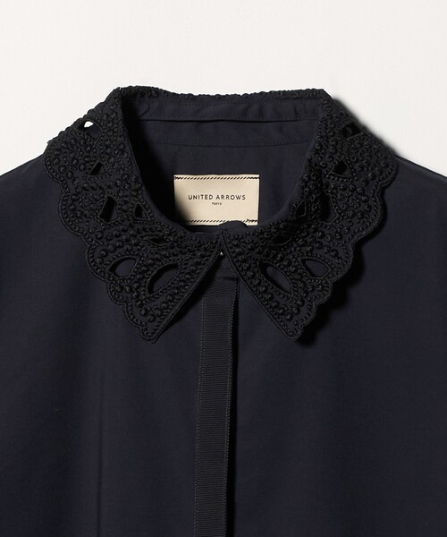 UNITED ARROWS（ユナイテッドアローズ）の「エンブロイダリー シャツ ブラウス 4WAY（シャツ/ブラウス・レディース・オフホワイト/ライトブルー/ネイビー・FREE）」の13枚目の写真