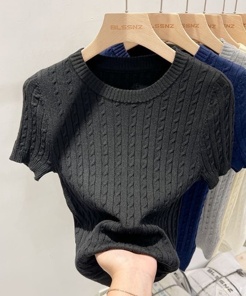 LUCPY(ラクピー)の「ケーブルリブニット半袖トップス(その他トップス・レディース・ブラック/グレー/ホワイト/レッド/ネイビー/イエロー・FREE)」の2枚目の写真