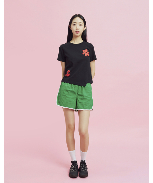 OWURA（オウラ）の「ロゴアプリケーションショートスリーブTシャツ_ブラック（Tシャツ/カットソー・レディース・その他・FREE）」の2枚目の写真