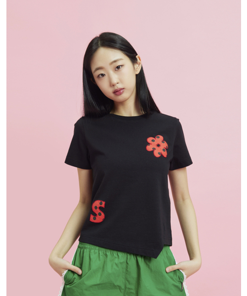 OWURA（オウラ）の「ロゴアプリケーションショートスリーブTシャツ_ブラック（Tシャツ/カットソー・レディース・その他・FREE）」の3枚目の写真