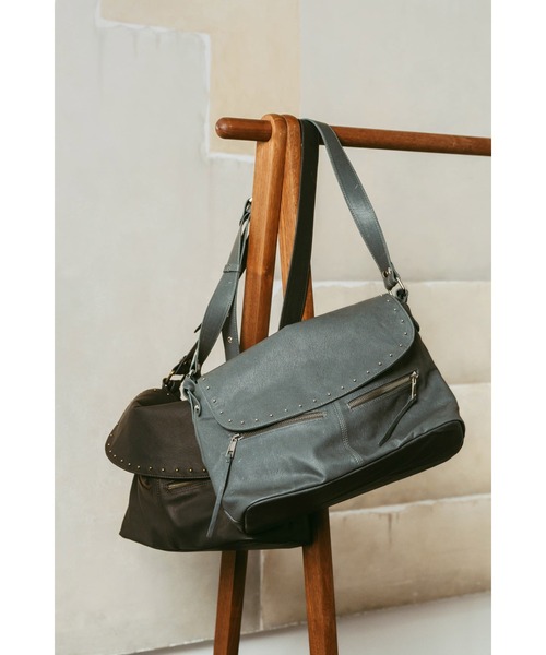 Knuth Marf(クヌースマーフ)の「studded shoulder bag(ショルダーバッグ・レディース・ブルー/ブラック・ONE SIZE)」の3枚目の写真