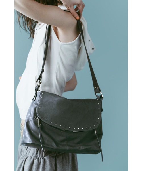 Knuth Marf(クヌースマーフ)の「studded shoulder bag(ショルダーバッグ・レディース・ブルー/ブラック・ONE SIZE)」の5枚目の写真