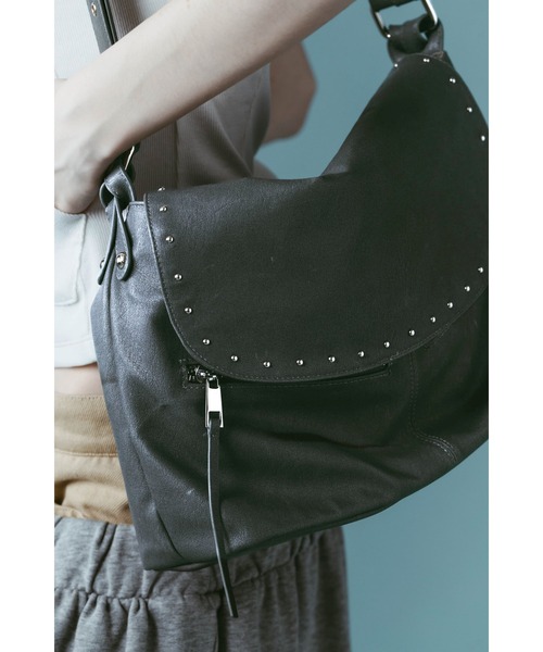 Knuth Marf(クヌースマーフ)の「studded shoulder bag(ショルダーバッグ・レディース・ブルー/ブラック・ONE SIZE)」の6枚目の写真