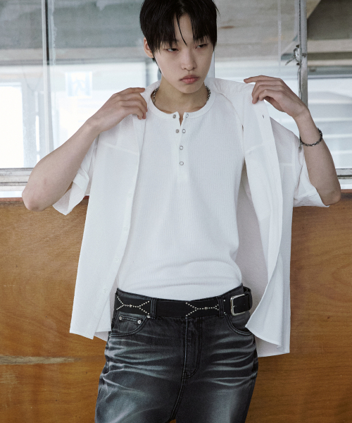 P.IN.O（ピインオ）の「シアーテクスチャーハーフシャツ - ホワイト（シャツ/ブラウス・メンズ・その他・MEDIUM/LARGE/X-LARGE）」の2枚目の写真