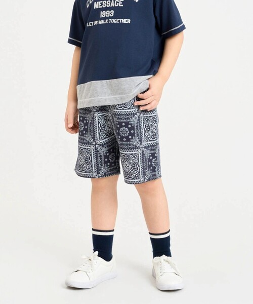 COMME CA ISM(コムサイズム)の「バンダナ柄プリント ハーフパンツ(その他パンツ・キッズ・ベージュ/ネイビー・140cm/150cm/130cm/120cm/110cm/100cm)」の1枚目の写真