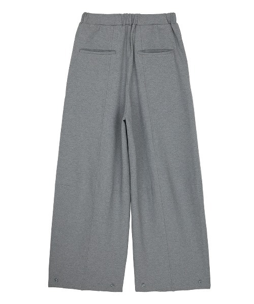 Ameri(アメリ)の「2WAY HEM BUTTON BARREL PANTS(スウェットパンツ・レディース・グレー/ブラウン/ブラック・MEDIUM/SMALL/X-SMALL)」の11枚目の写真