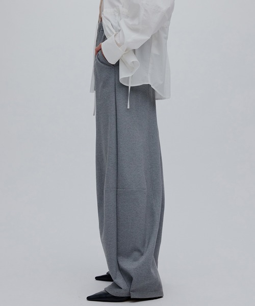 Ameri(アメリ)の「2WAY HEM BUTTON BARREL PANTS(スウェットパンツ・レディース・グレー/ブラウン/ブラック・MEDIUM/SMALL/X-SMALL)」の20枚目の写真