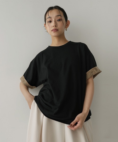hellam(へラム)の「ベロアスリーブロールアップTシャツ(Tシャツ/カットソー・レディース・ホワイト/ブラック/ブラウン・FREE)」の2枚目の写真