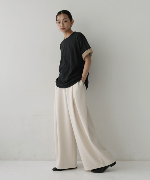 hellam(へラム)の「ベロアスリーブロールアップTシャツ(Tシャツ/カットソー・レディース・ホワイト/ブラック/ブラウン・FREE)」の8枚目の写真