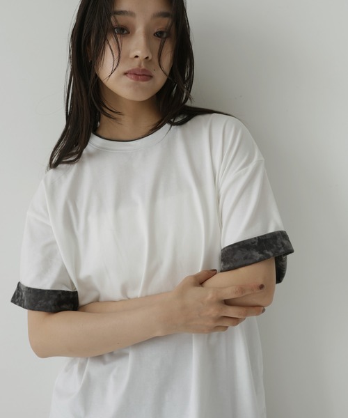 hellam(へラム)の「ベロアスリーブロールアップTシャツ(Tシャツ/カットソー・レディース・ホワイト/ブラック/ブラウン・FREE)」の19枚目の写真
