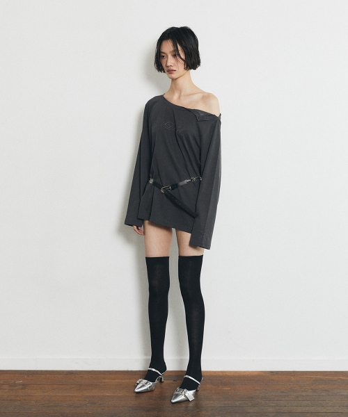 HALF DEVIL US(ハーフデビルアス)の「ロングスリーブショルダーアウトTシャツ_チャコール(Tシャツ/カットソー・レディース・その他・FREE)」の4枚目の写真