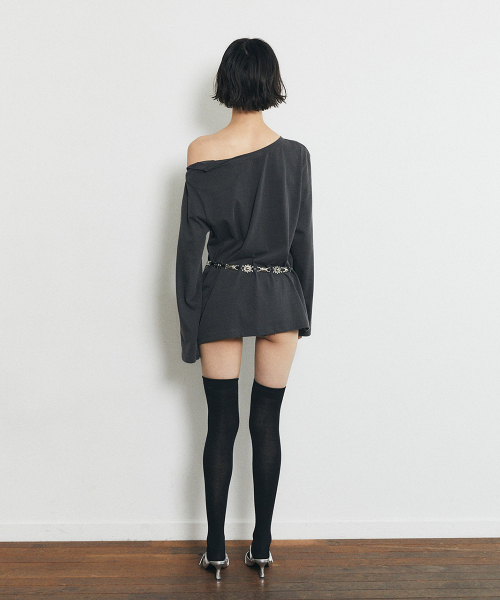 HALF DEVIL US(ハーフデビルアス)の「ロングスリーブショルダーアウトTシャツ_チャコール(Tシャツ/カットソー・レディース・その他・FREE)」の6枚目の写真