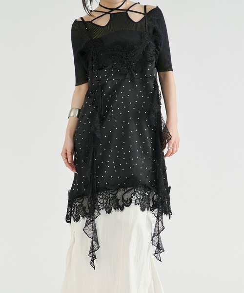 Ezick(エジック)の「satin lace cami tunic/サテンレースキャミチュニック(キャミソール・レディース・アイボリー/ブラック・FREE)」の1枚目の写真