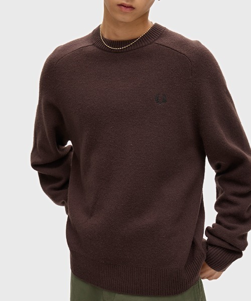 FRED PERRY(フレッドペリー)の「【先行予約受付中】Saddle Sleeve Jumper/サドルスリーブクルーネックニット(ニット/セーター・メンズ・プラム/ブラウン・S/M/L)」の3枚目の写真