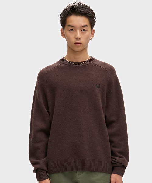 FRED PERRY(フレッドペリー)の「【先行予約受付中】Saddle Sleeve Jumper/サドルスリーブクルーネックニット(ニット/セーター・メンズ・プラム/ブラウン・S/M/L)」の4枚目の写真