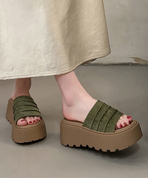 Lace Ladies(レースレディース)の「レイヤード ワイドベルト 厚底 ミュール サンダル(サンダル・レディース・アイボリー/グリーン/ブラウン・24.5cm/22.5cm/25cm/23cm/23.5cm/24cm)」の2枚目の写真