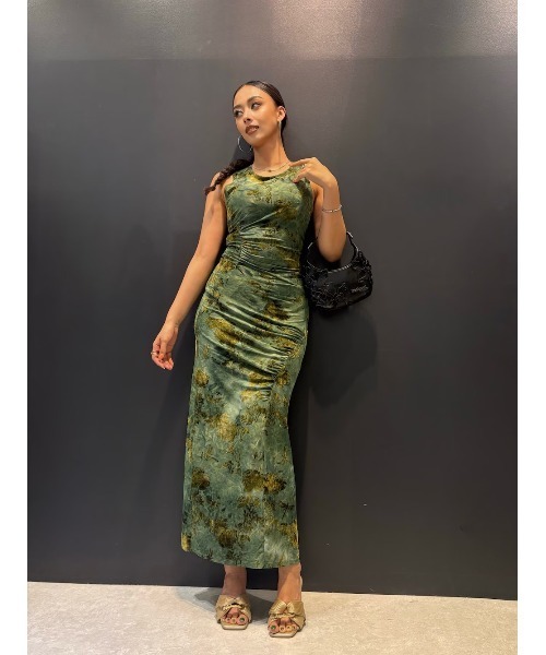 Desigual（デシグアル）の「フロック加工 ボタニカルロングワンピース 緑【2026-2027年秋冬新作】 結婚式 二次会 フォーマル（ワンピース・レディース・グリーン・M/S/XS/XL）」の4枚目の写真