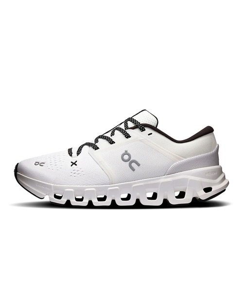 On(オン)の「ON/オン CloudX5 クラウドエックス5 3WG3006(スニーカー・レディース・ホワイト/ブラック・23.5cm/24.5cm/25.5cm/23.0cm/24.0cm/25.0cm/26.0cm)」の1枚目の写真