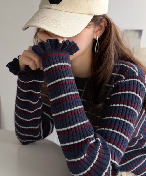 classicalelf（クラシカルエルフ）の「カジュアルすぎない、大人の愛されボーダー。袖フリルボーダーリブニット（長袖）（ニット/セーター・レディース・ブラック/ブラウン/オフホワイト/ネイビー・LARGE/SMALL/MEDIUM/X-LARGE）」の4枚目の写真