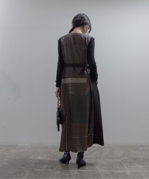 Eimee Law(エイミーロウ)の「デニムONチェックプリント フロントタックワンピース(ワンピース・レディース・ブラウン/ブルー・FREE)」の16枚目の写真