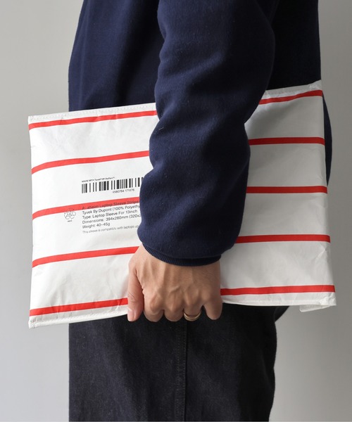 HIGHTIDE(ハイタイド)の「ANAheim アナハイム Laptop Sleeve Stripes 13inch ラップトップスリーブストライプス 13インチ PCケース(PC・タブレットケース・レディース・ブルー/レッド・FREE)」の1枚目の写真