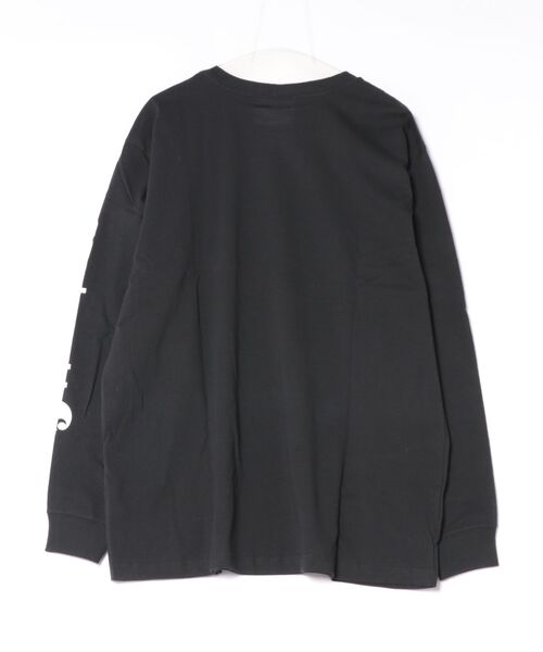 Carhartt（カーハート）の「Carhartt(カーハート)/袖ロゴ ロンT USA規格 ルーズフィット ヘビーウェイト 6.75Oz ビッグサイズ オーバーサイズ コットン K231/ LOOSE FIT HEAVYWEIGHT LONG-SLEEVE LOGO SLEEVE GRAPHIC T-SHIRT（Tシャツ/カットソー・レディース・グレー/ダークグレー/ブラック・XXL/XL/M/L）」の4枚目の写真