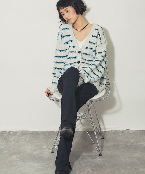 ANOTHER S（アナザーエス）の「ウールタッチオーバーサイズVネックニットカーディガン（Tシャツ/カットソー・レディース・ブラウン/グレー/アイボリー・FREE）」の5枚目の写真