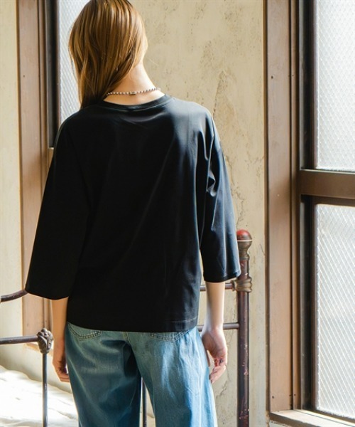 Maison INNESS(メゾンアイネス)の「綿100%ダブルシルケット加工七分袖ビッグTシャツ(Tシャツ/カットソー・レディース・ブラック/ホワイト・S~M/3L~4L/L~LL/5L~6L)」の8枚目の写真