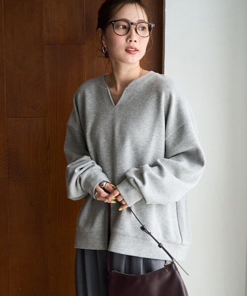 FREAK'S STORE(フリークスストア)の「限定展開 リブ ダンボール キーネック プルオーバー(スウェット・レディース・ブラック/ブルー/ブラウン/オフホワイト/ライトグレー・フリ-)」の14枚目の写真