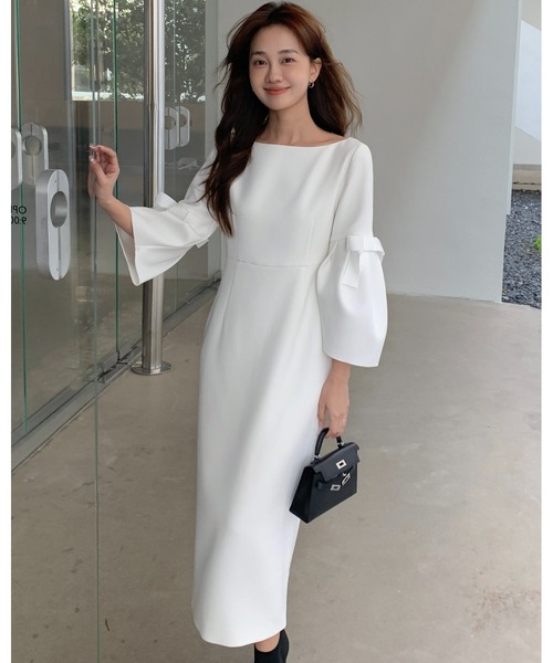 BIRTHDAY BASH(バースデイバッシュ)の「PUFF RIBBON MIDI DRESS(パフリボンミディワンピース)(ワンピース・レディース・ホワイト/ブラック・SMALL/MEDIUM)」の14枚目の写真