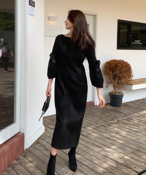 BIRTHDAY BASH(バースデイバッシュ)の「PUFF RIBBON MIDI DRESS(パフリボンミディワンピース)(ワンピース・レディース・ホワイト/ブラック・SMALL/MEDIUM)」の4枚目の写真