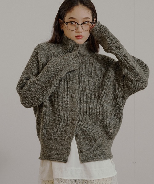 【geloさん専用】 NKNIT ボタン付きカーディガン ダークグレー stand neck fabric-covered button knit cardigan / クルミボタン