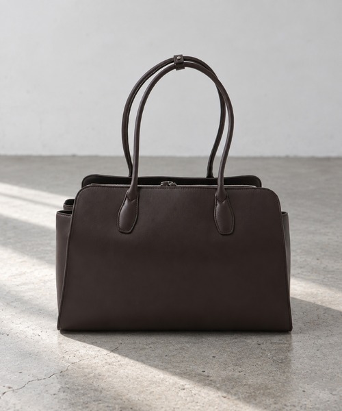 &MyuQ(アンドミューク)の「【&MyuQ/アンドミューク】Nyx bag(フェイクレザートートバッグ)(トートバッグ・レディース・ブラウン/キャメル・フリー)」の2枚目の写真