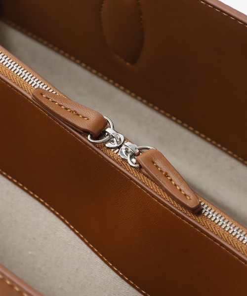 &MyuQ(アンドミューク)の「【&MyuQ/アンドミューク】Nyx bag(フェイクレザートートバッグ)(トートバッグ・レディース・ブラウン/キャメル・フリー)」の11枚目の写真