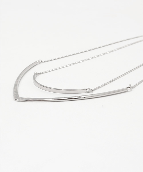 one after another NICE CLAUP(ワンアフターアナザーナイスクラップ)の「【ナイスクラップ】2連バーモチーフネックレス(ネックレス・レディース・シルバー/ゴールド・FREE)」の5枚目の写真