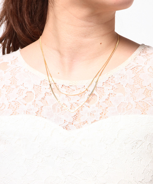 one after another NICE CLAUP(ワンアフターアナザーナイスクラップ)の「【ナイスクラップ】2連バーモチーフネックレス(ネックレス・レディース・シルバー/ゴールド・FREE)」の3枚目の写真